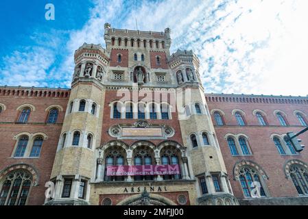 Vienna, Austria - 16 ottobre 2022: Facciata del Museo di Storia militare di Vienna, Austria Foto Stock