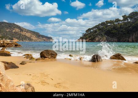 Aigua Blava, Mar Mediterraneo in Costa Brava Spagna Foto Stock