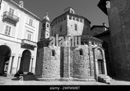 Biella - Battistero di San Giovanni Battista - Piazza Duomo Foto Stock