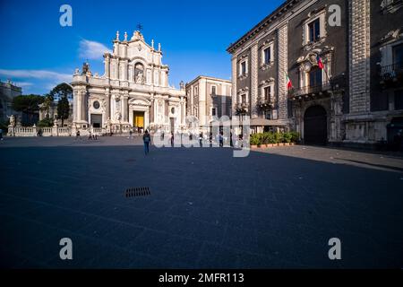 Facciata del Duomo di Catania, Duomo di Catania, Cattedrale di Sant'Agata, vista dalla piazza del Duomo. Foto Stock