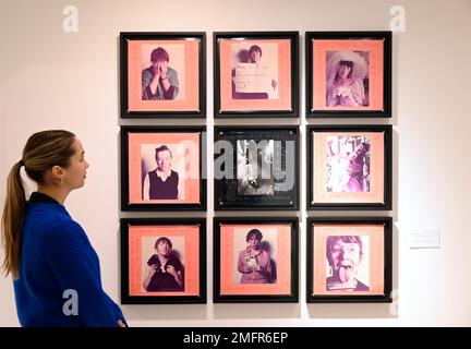 Il Centre for British Photography si basa sulla rinomata Hyman Collection of British Photography e sul lavoro della Hyman Foundation. Le mostre presentano oggi il variegato paesaggio della fotografia britannica, nonché una panoramica storica. Il Centre presenta fotografie dal 1900 al presente il variegato paesaggio James e Claire Hyman hanno iniziato a collezionare fotografie per la Hyman Collection nel 1996 e la collezione è costituita da oltre 3000 opere d'arte di grande rilevanza da oltre 100 artisti . Foto Stock