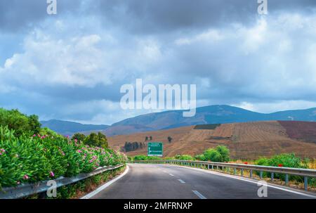 Autoroute en Sicile. Foto Stock