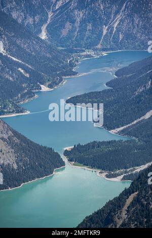 Vista da Thaneller di Plansee e Alpi Lechtal orientali, Tirolo, Austria Foto Stock