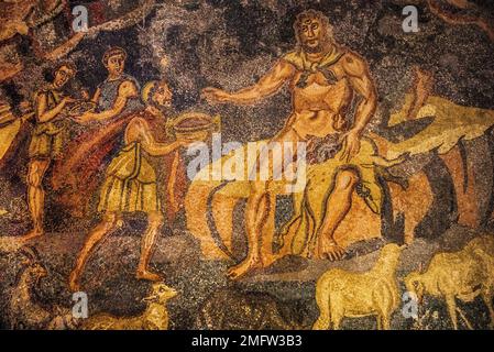 Ulisse e Polifemo, pavimento in mosaico, 3rd, villa di lusso romana del 4th° secolo, Villa Romana del Casale, Piazza Armerina, Sicilia, Piazza Armerina, Sicilia Foto Stock