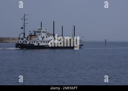 Ausili alle operazioni di navigazione - 26-HK-63-6. CGC Hudson in corso--ATON Ops. Uragano Katrina Foto Stock