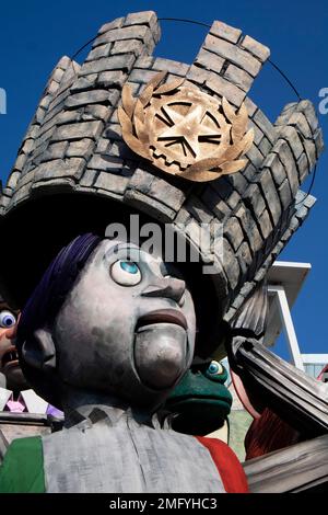 Documentazione fotografica delle maschere cartapesta-mâché del Carnevale di Viareggio Foto Stock