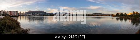 Há de núcleo (Alicante) encontramos esta laguna salada que se formó hace millones de años, conocida como Las Salinas de Calpe, Foto Stock