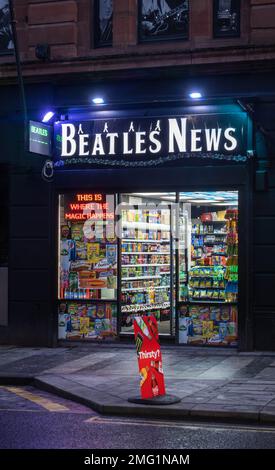 Beatles News, un piccolo negozio di snack vicino a Mathew Street a Liverpool Foto Stock