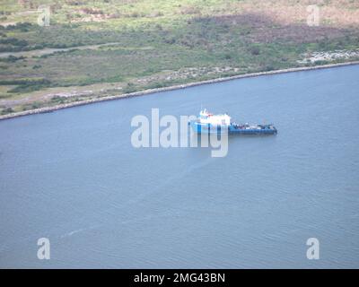 Overflight - Potter - Port Fourchon - 26-HK-210-8. Lat/Long: 29 05,858, 90 13,091; RMS Pegasus, non sembra essere collegato a terra. Uragano Katrina Foto Stock
