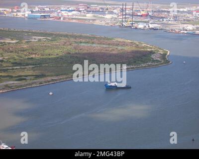 Overflight - Potter - Port Fourchon - 26-HK-210-7. Lat/Long: 29 05,858, 90 13,091; RMS Pegasus, non sembra essere collegato a terra. Uragano Katrina Foto Stock