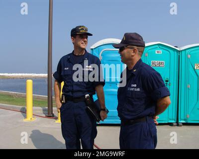 Il posto di comando di incidente dell'UDE New Orleans - Rita - 26-HK-307-53. Visita del comandante Thomas H. Collins. Uragano Katrina Foto Stock