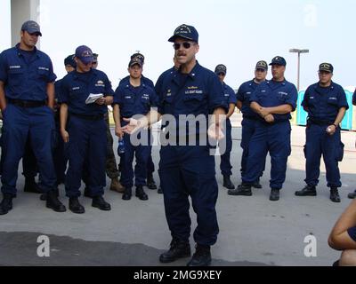Personale della Guardia Costiera - Katrina e Rita - 26-HK-337-23. Uragano Katrina Foto Stock