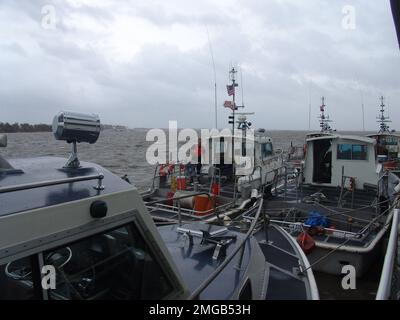 Personale della Guardia Costiera - Katrina e Rita - 26-HK-337-48. Uragano Katrina Foto Stock