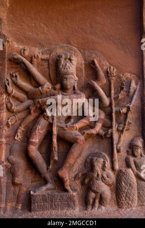 Badami, Karnataka, India - Ott 26 2022: Scultura Nataraja alla Grotta 1 a Badami Foto Stock