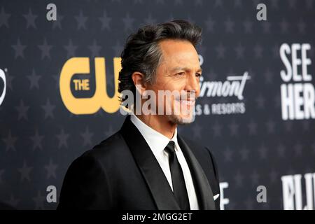 15 gennaio 2023, Century City, CA, USA: LOS ANGELES - 15 GENNAIO: Benjamin Bratt al 2023 Critics Choice Awards - Arrivi al Fairmont Century Plaza il 15 gennaio 2023 a Century City, CA (Credit Image: © Kay Blake/ZUMA Press Wire) SOLO PER USO EDITORIALE! Non per USO commerciale! Foto Stock