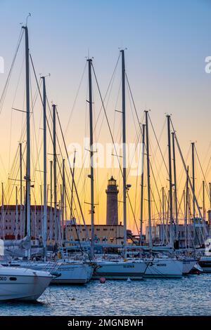 Barche a vela a Marina di San giusto, Trieste, Italia Foto Stock