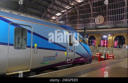 Prima unità multipla bimodale Transpennine Express 802203 Hitachi Classe 802 Foto Stock