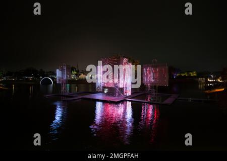 Il festival delle lanterne è una delle famose cerimonie della Celebrazione di Capodanno cinese. Questo posto è aperto al pubblico gratuitamente. Foto Stock