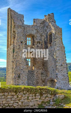 Resti del forte Sokolac in Brinje Foto Stock