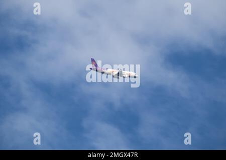 Chiangmai, Thailandia - Novembre 27 2022: HS-TXD Airbus A320-200 della Thai Smile Airway. Decollare dall'aeroporto di Chiangmai a Bangkok Suvarnabhumi. Foto Stock