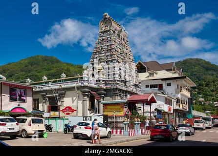 bunte Fassade des hinduistischen Tempels Arul Mihu Navasakthi Vinayagar oder Sri Vinayagar Navasakthi a Victoria, Mahe, Seychellen. |facciata colorata Foto Stock