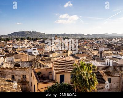 Vista sulla città vecchia, Arta, Mallorca, Spagna Foto Stock