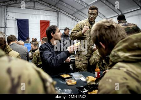 CONSTANTA - Wopke Hoekstra, Ministro degli Affari Esteri durante la sua visita all'Aeroporto Internazionale Mihail Kogalniceanu. Il ministro visita le truppe olandesi e francesi. ANP KOEN VAN WEEL netherlands OUT - belgium OUT Credit: ANP/Alamy Live News Foto Stock