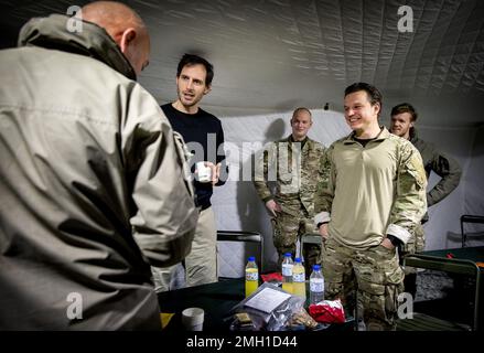 CONSTANTA - Wopke Hoekstra, Ministro degli Affari Esteri durante la sua visita all'Aeroporto Internazionale Mihail Kogalniceanu. Il ministro visita le truppe olandesi e francesi. ANP KOEN VAN WEEL netherlands OUT - belgium OUT Credit: ANP/Alamy Live News Foto Stock