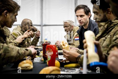 CONSTANTA - Wopke Hoekstra, Ministro degli Affari Esteri durante la sua visita all'Aeroporto Internazionale Mihail Kogalniceanu. Il ministro visita le truppe olandesi e francesi. ANP KOEN VAN WEEL netherlands OUT - belgium OUT Credit: ANP/Alamy Live News Foto Stock