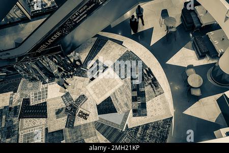 Centro commerciale visto dall'alto. Tappeti orientali in vendita a Città del Capo, Sud Africa. Foto Stock