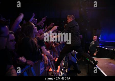 American Celtic punk e da Boston, Dropkick Murphys in concerto dal vivo ad Hannover, germania Foto Stock