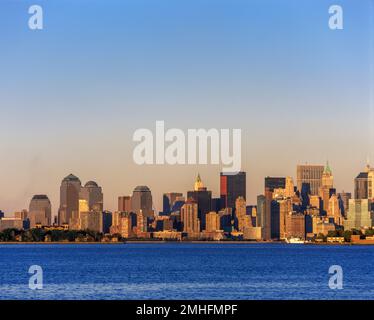 2001 SKYLINE STORICO DEL CENTRO DI NEW YORK HARBOR NEW YORK CITY USA Foto Stock