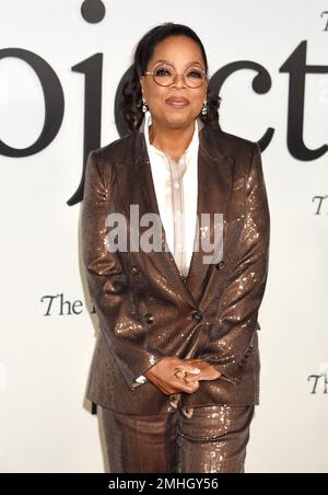 Los Angeles, Stati Uniti. 26th Jan, 2023. Oprah Winfrey arriva alla prima di Los Angeles del "progetto 1619" di Hulu, tenutasi presso l'Academy Museum of Motion Pictures di Los Angeles, CA il 26 gennaio 2023. © Janet Gough / AFF-USA.COM Credit: AFF/Alamy Live News Foto Stock