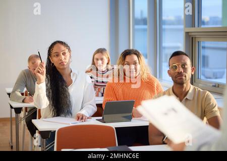 Personale di lavoro in officina Foto Stock