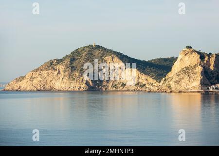 Torre del Aguilo o Torre di Finestrat (la Torre de Finestrat) è un'antica torre di guardia nei pressi di Benidorm Foto Stock