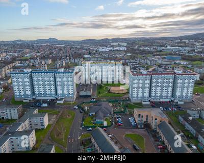 Veduta aerea della tenuta di alloggi a Wester Hailes a Edimburgo, Scozia, Regno Unito Foto Stock