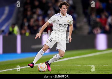 Madrid, Madrid, Spagna. 27th Jan, 2023. Alvaro Odriozola del Real Madrid durante la partita della Coppa di KingÂ«spagnola tra il Real Madrid CF e l'Atletico de Madrid allo stadio Santiago Bernabeu di Madrid, Spagna, 26 gennaio 2023 (Credit Image: © Ruben Albarran/ZUMA Press Wire) SOLO PER USO EDITORIALE! Non per USO commerciale! Credit: ZUMA Press, Inc./Alamy Live News Foto Stock