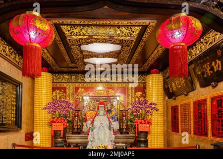 Taichung, DEC 24 2022 - Vista interna notturna del Tempio di Dajia Jenn Lann Foto Stock