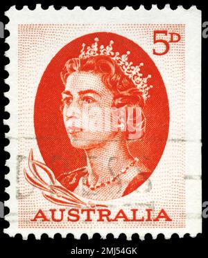 AUSTRALIA - CIRCA 1963: Un francobollo stampato IN AUSTRALIA mostra il ritratto di una Regina Elisabetta II, serie, circa 1963 Foto Stock