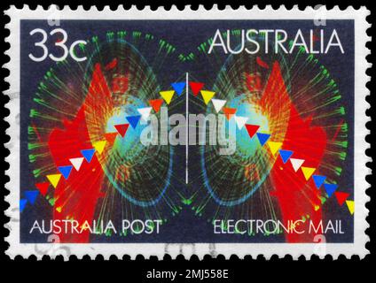 AUSTRALIA - CIRCA 1985: Un timbro stampato in AUSTRALIA mostra la posta elettronica, circa 1985 Foto Stock