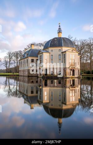 'S Graveland, PAESI BASSI - 09 gennaio 2022: De Trompenburgh casa o castello è stato costruito per admiraal Cornelis Tromp nel 16th secolo (Gooi area Foto Stock