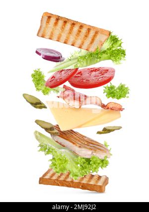 Delizioso sandwich con pane tostato su sfondo bianco Foto Stock