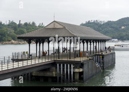 Hong Kong, Cina - Nov 21 2022: Blake Pier a Stanley. Un molo pubblico con tetto in acciaio in ferro in stile edoardiano classico a Stanley Foto Stock