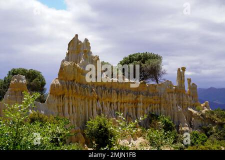 Pietre organi francesi nel villaggio Ille sur Tet Orgues di Ille-sur-Têt fata pietra naturale camini geologici sito turistico nel sud della francia Foto Stock