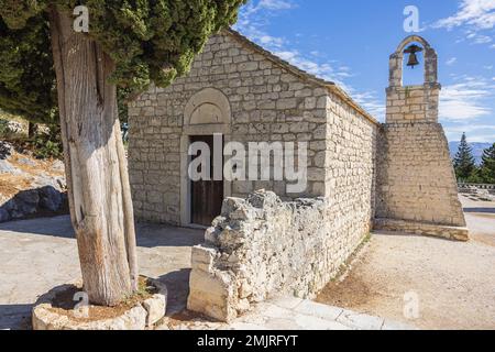 Ingresso del St. Chiesa di Nicholas sulla collina di Marjan. La chiesa è dedicata a San Nicola, santo patrono dei pescatori Foto Stock