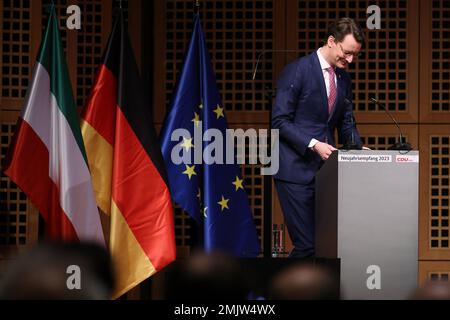 Duesseldorf, Germania. 28th Jan, 2023. Il presidente del ministro della Renania settentrionale-Vestfalia, Hendrik Wüst (CDU), interviene all'accoglienza di Capodanno della CDU a Düsseldorf. Credit: David Young/dpa/Alamy Live News Foto Stock