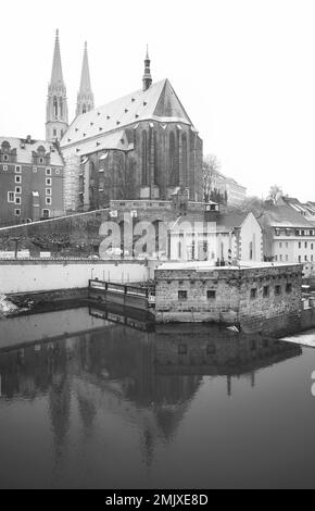 Goerlitz città sul fiume Lusazian Neisse in inverno, Germania. Foto Stock