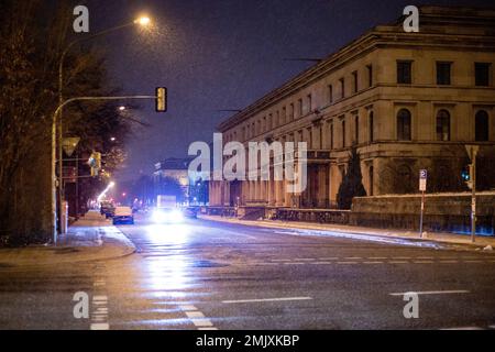 Monaco, Germania. 28th Jan, 2023. Impressionen von München bei Nacht am 28,1.2023. -- impressione da Monaco di Baviera, Germania di notte il 28 gennaio 2023. (Foto di Alexander Pohl/Sipa USA) Credit: Sipa USA/Alamy Live News Foto Stock