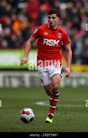 Albie Morgan di Charlton Athletic sulla palla durante la partita della Sky Bet League 1 tra Charlton Athletic e Bolton Wanderers a The Valley, Londra Sabato 28th gennaio 2023. (Credit: Tom West | MI News) Credit: MI News & Sport /Alamy Live News Foto Stock