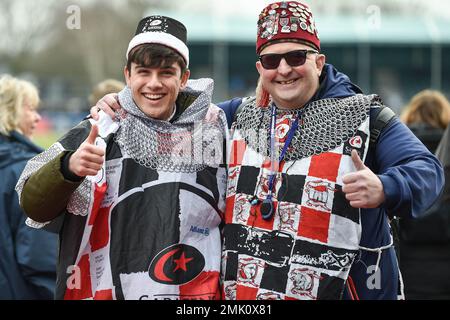 Londra, Regno Unito. 28th Jan, 2023. I sostenitori di Saracens prima della partita di rugby Gallagher Premiership tra Saracens e Bristol Rugby allo StoneX Stadium, Londra, Inghilterra il 28 gennaio 2023. Foto di Phil Hutchinson. Solo per uso editoriale, licenza richiesta per uso commerciale. Non è utilizzabile nelle scommesse, nei giochi o nelle pubblicazioni di un singolo club/campionato/giocatore. Credit: UK Sports Pics Ltd/Alamy Live News Foto Stock